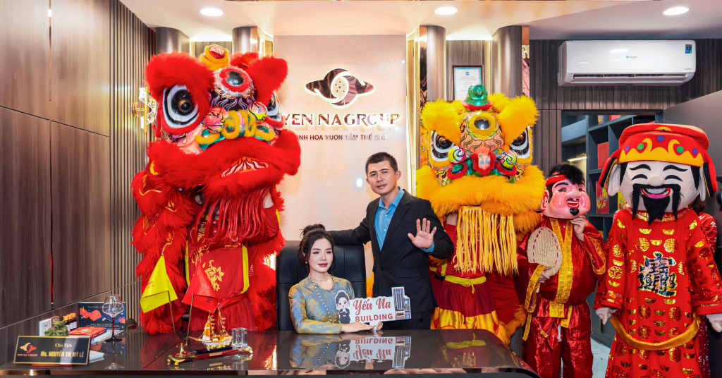 Chủ tịch Nguyễn Thị Mỹ Lệ và chồng - ông Từ Quan Trọng